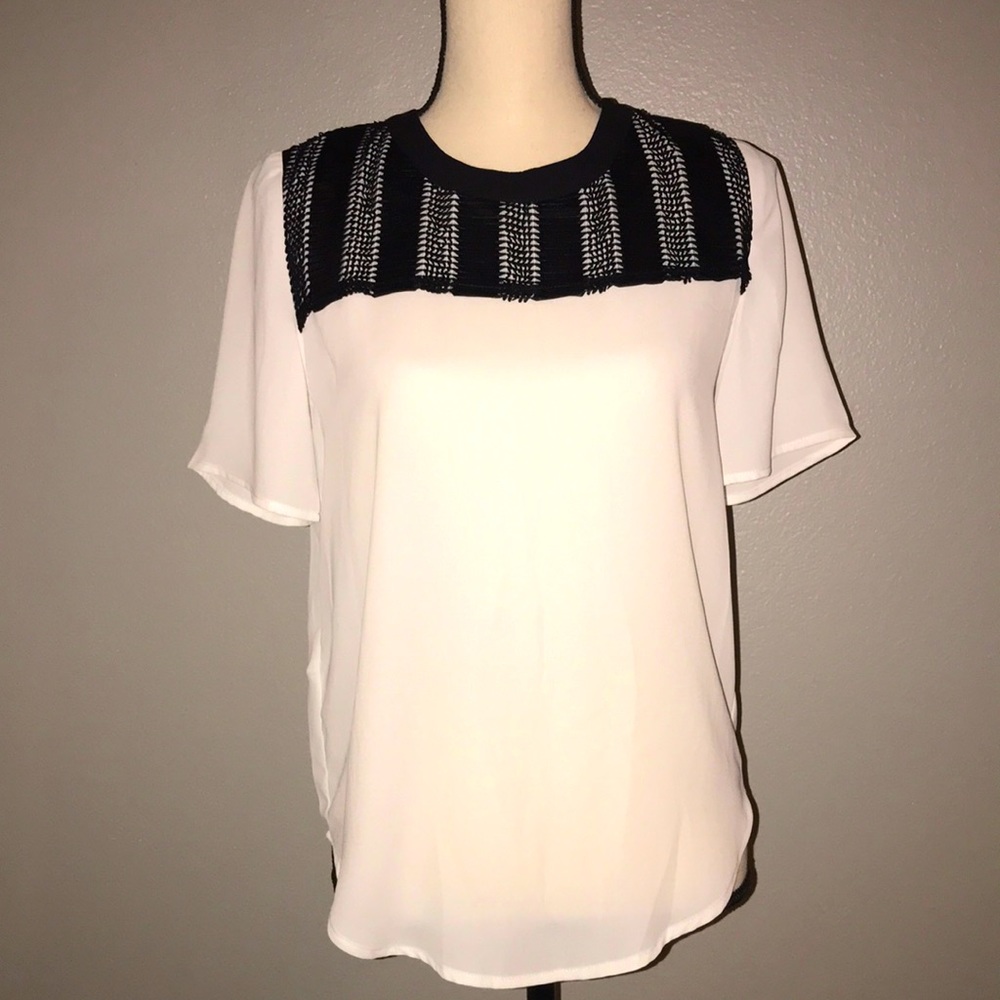 BCBGeneration White and black Blouse.
